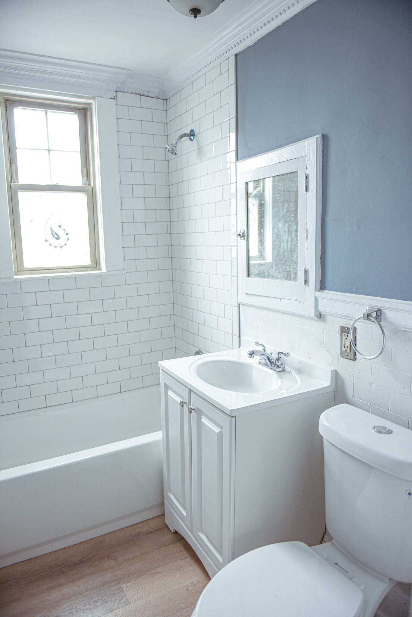 Building Photo - 98 1/2 Main St