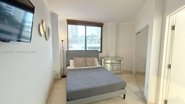 Building Photo - 540 Brickell Key Dr