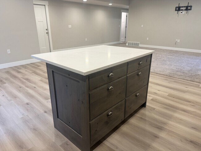 Building Photo - 6953 Canyon Meadows Dr