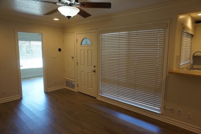 Building Photo - 2423 Minuteman Way
