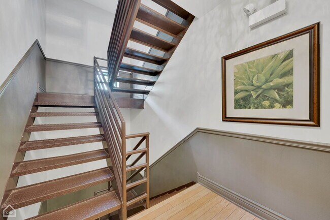 Building Photo - 4237 S Calumet Ave