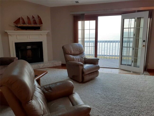 Building Photo - 3304 Baer Beach Rd