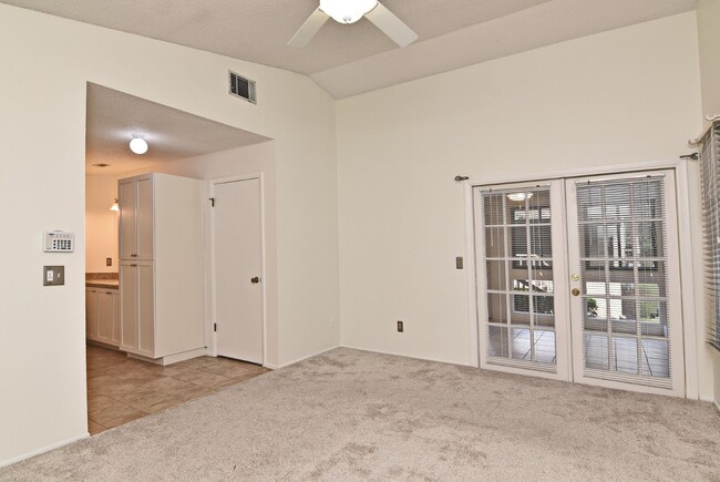 Building Photo - Spacious 3/2 Longwood, Single Story Townhome