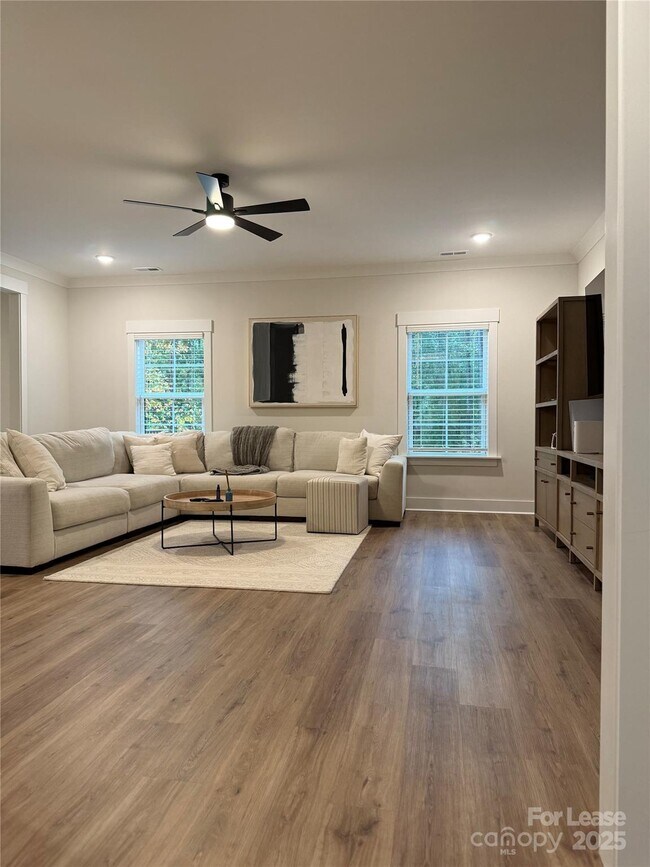 Building Photo - 302 Lester Davis Rd