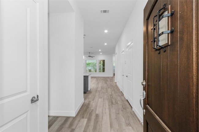 Building Photo - 29019 Pine Forest Dr