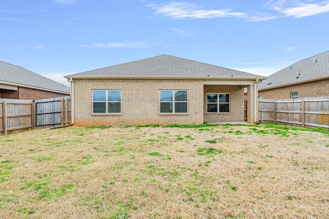 Building Photo - 113 Fourstar Ln