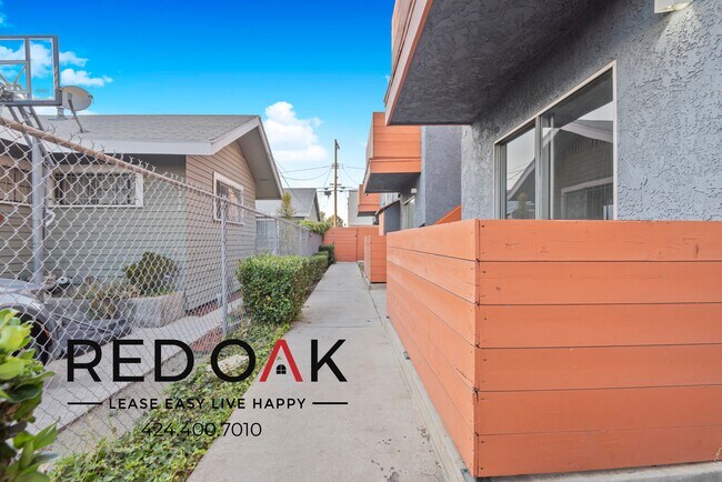 Building Photo - 1341 W 37th Pl