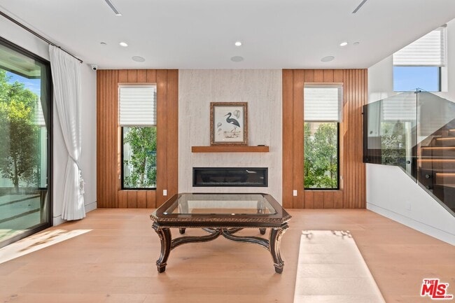 Building Photo - 4708 Noble Ave