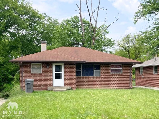 Building Photo - 3934 N Grand Ave