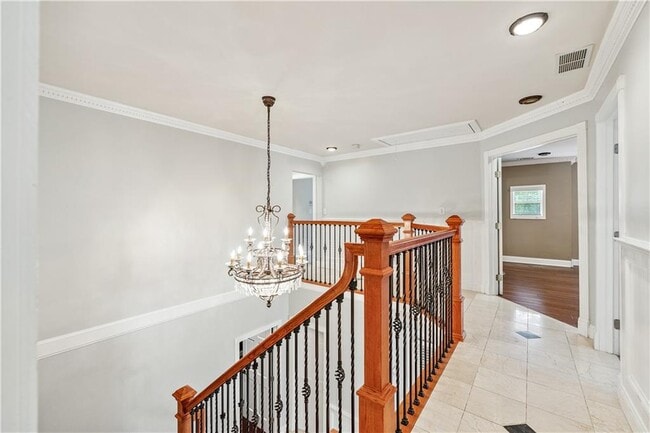 Building Photo - 1578 Lincoln Ave SE