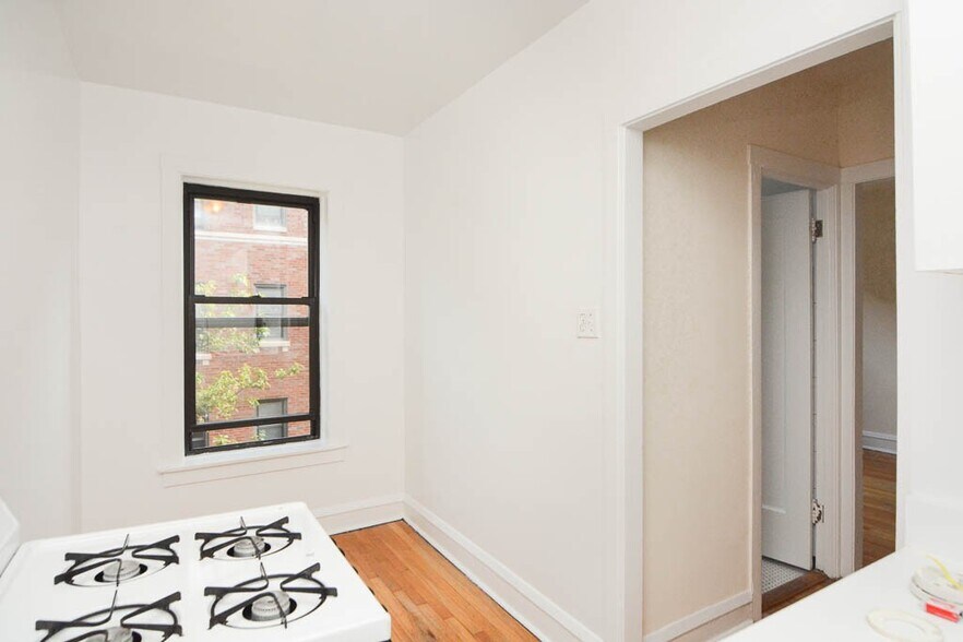 Building Photo - 3310 W Schubert Ave