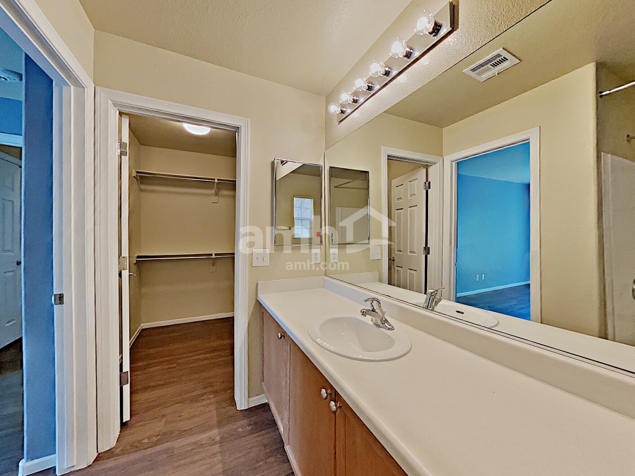 Building Photo - 9161 Desirable Ct