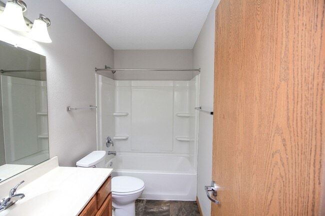 Building Photo - 608 W Rice St