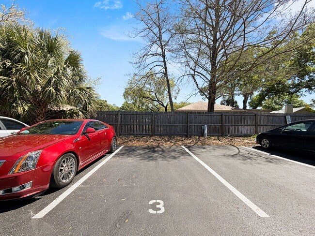 Building Photo - 8302 Bardmoor Blvd