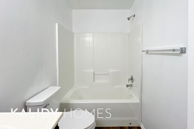 Building Photo - 6140 Cielo Terrace
