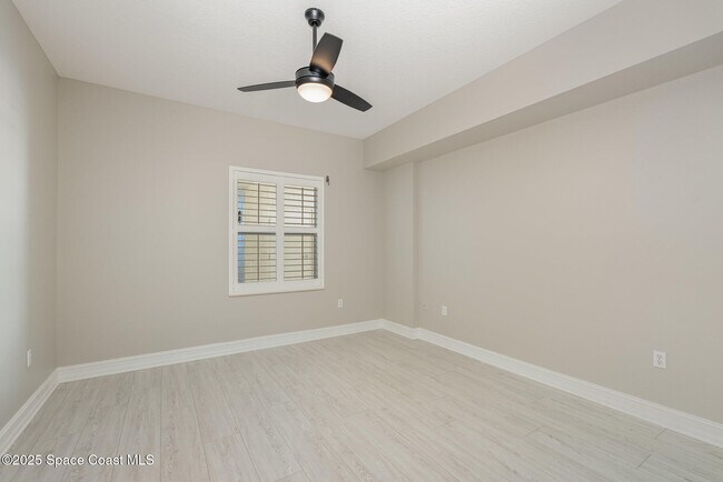 Building Photo - 93 Delannoy Ave
