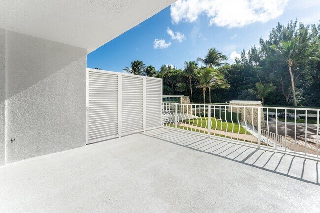 Building Photo - 2774 S Ocean Blvd