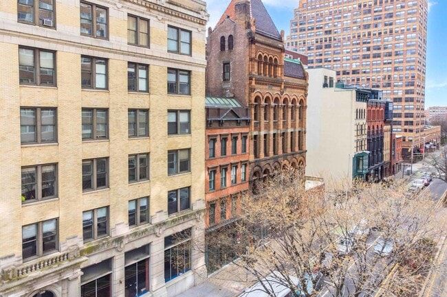 Building Photo - 81 Montgomery St