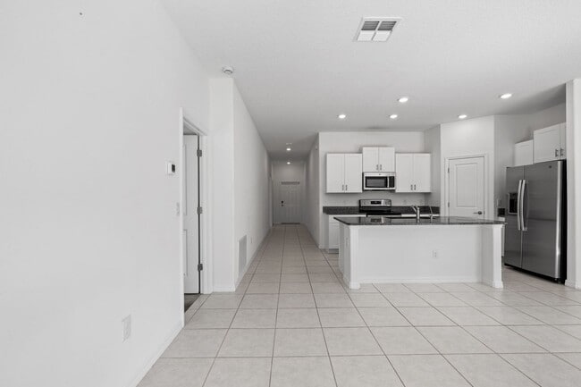 Building Photo - Like New 3/2 in Wimauma