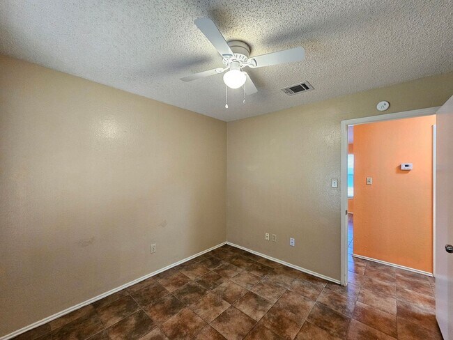 Building Photo - 1507 Nina Dr