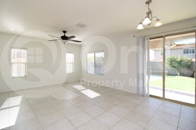 Building Photo - 1819 W Bonanza Dr