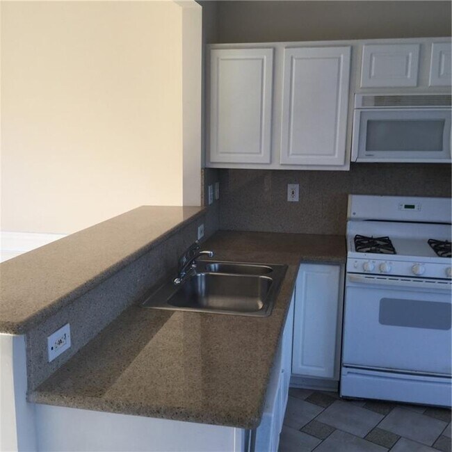 Building Photo - 5196 Medlock Corners Dr