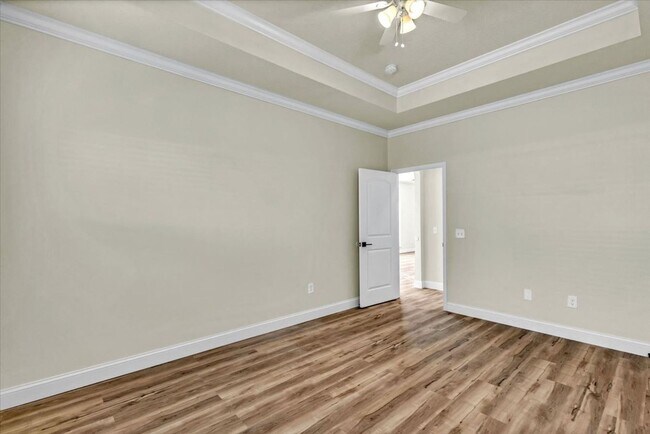 Building Photo - Completely Renovated 4 Bed/2 Bath in White...