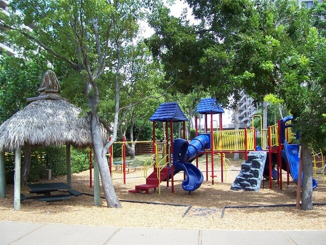 Building Photo - 201 Crandon Blvd