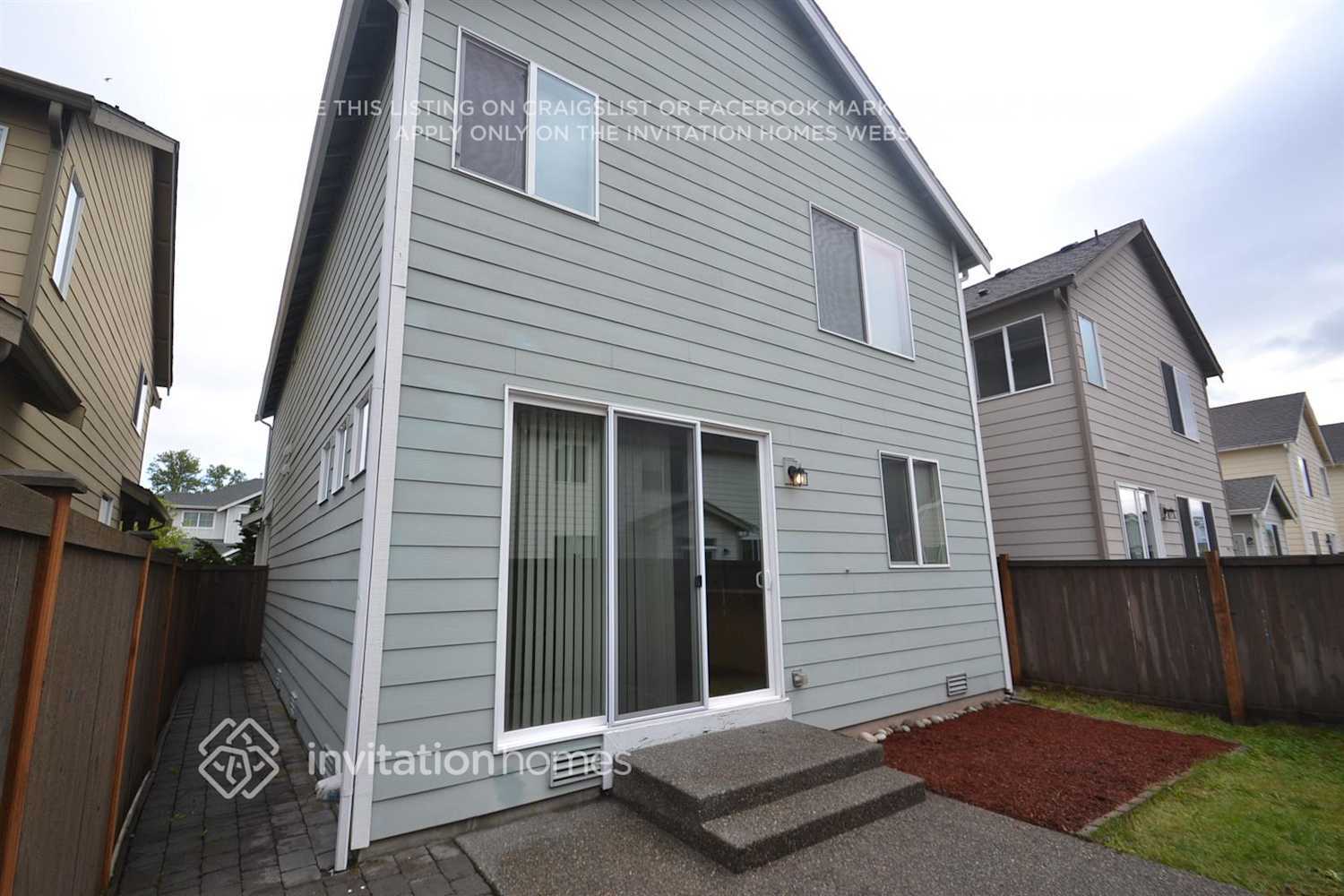 Building Photo - 6206 Park St E