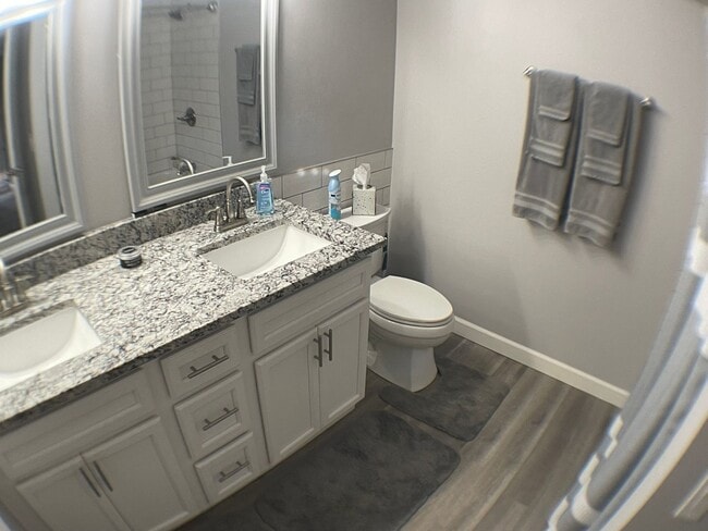 Building Photo - COMING SOON! Furnished 1-Bed 1-Bath Condo ...