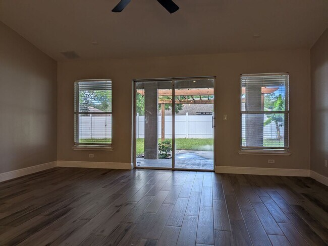 Building Photo - 5/3 Single Family Home at East Lake Cove i...
