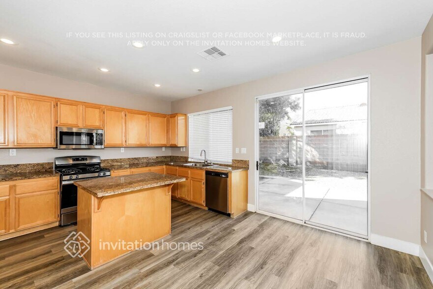 Building Photo - 207 Malcolm St