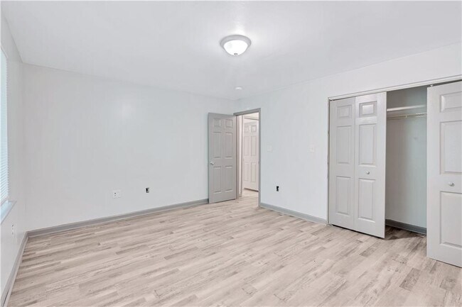 Building Photo - 968 Sexton Dr