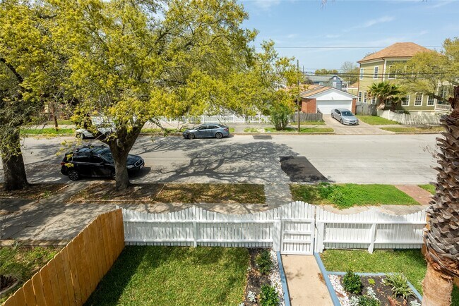 Building Photo - 3209 Ave N Ursuline St