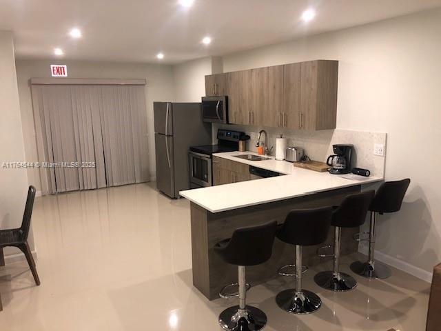 Building Photo - 2 bedroom in Hollywood FL 33020