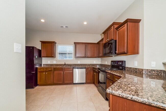 Building Photo - 2220 Mulberry Dr