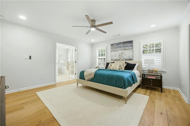 Building Photo - 1390 Tennis Ct Pl