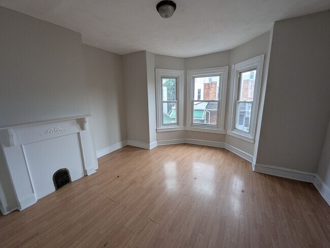 Building Photo - 150 N Yewdall St