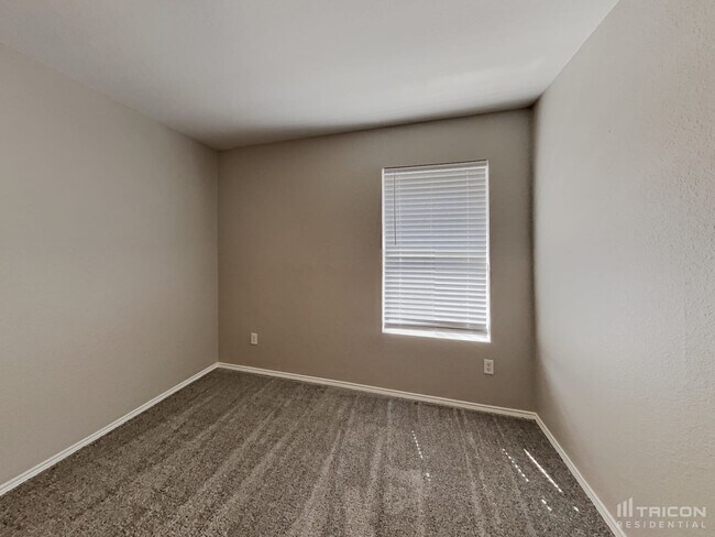 Building Photo - 12126 Shine Ave
