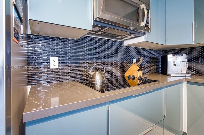 Building Photo - 2500 Parkview Dr