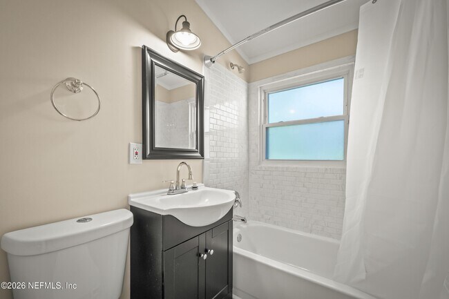 Building Photo - 909 Westgate Dr