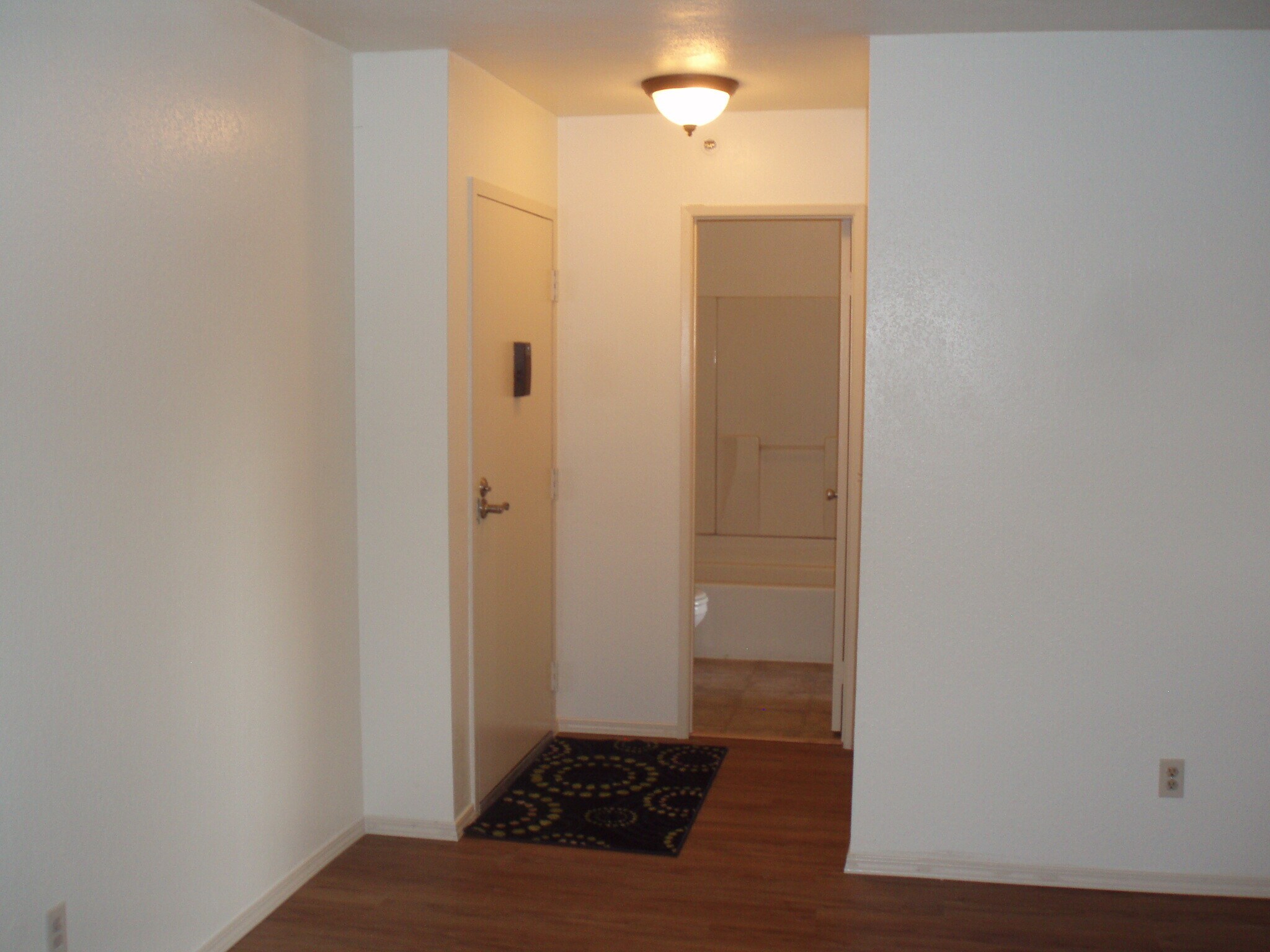 Building Photo - 7504 Parkway Dr