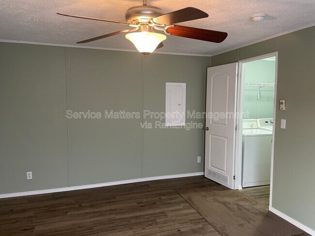 Building Photo - 9840 Redland Rd