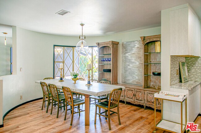 Building Photo - 5604 Shenandoah Ave