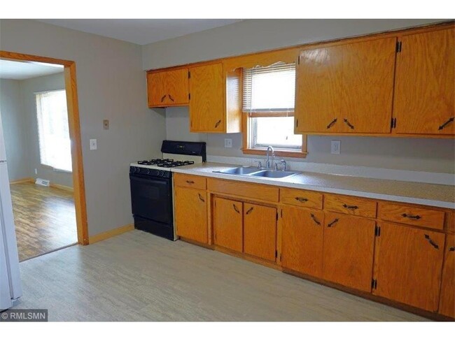 Building Photo - 62 W Woodridge Dr
