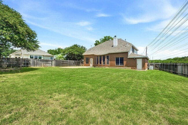 Building Photo - 2033 Creole Dr