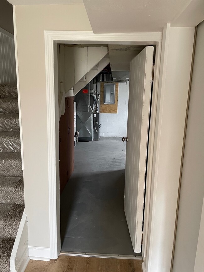 Building Photo - 1066 Northview Dr