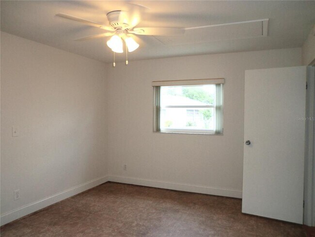 Building Photo - 1902 Andover St