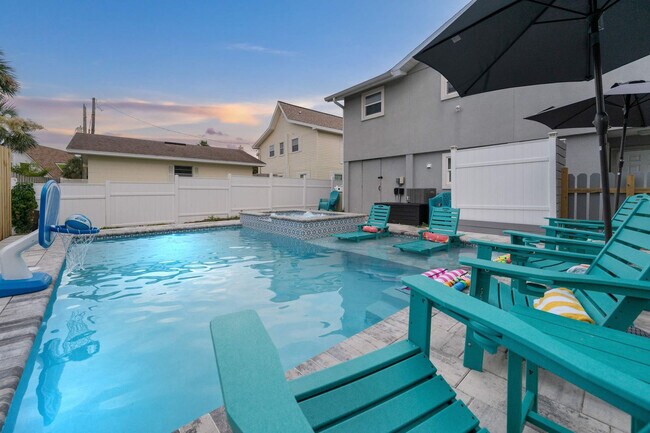 Building Photo - 108 Zamora St