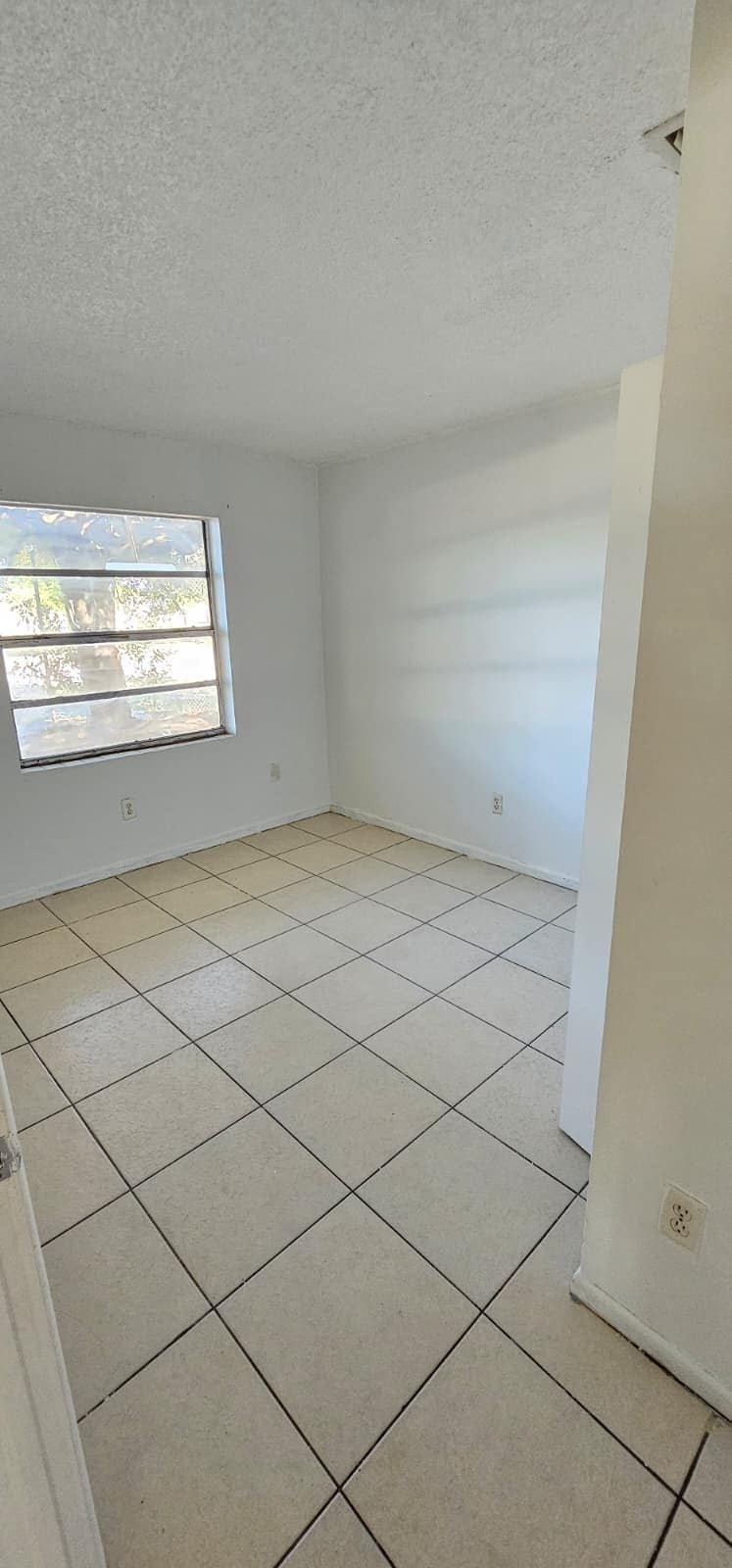 Building Photo - 1491 NW 22nd Ct